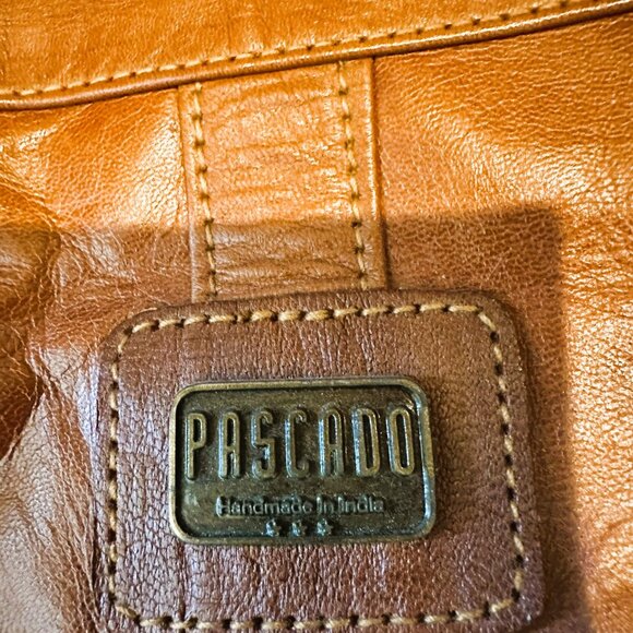 Pascado Leather Shoulder Bag, size 14" x14" - Picture 3 of 9